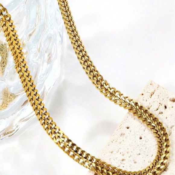 Gold Plated Stainless Steel Cuban Link Chain Necklace 5mm - Picture 3 of 3